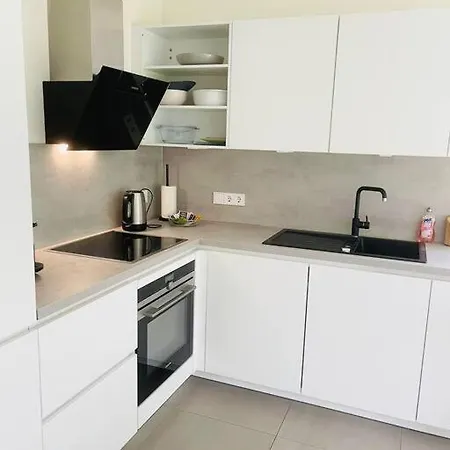 Garden View Luxury Flat With Terrace & Parking- * لوكسمبورغ